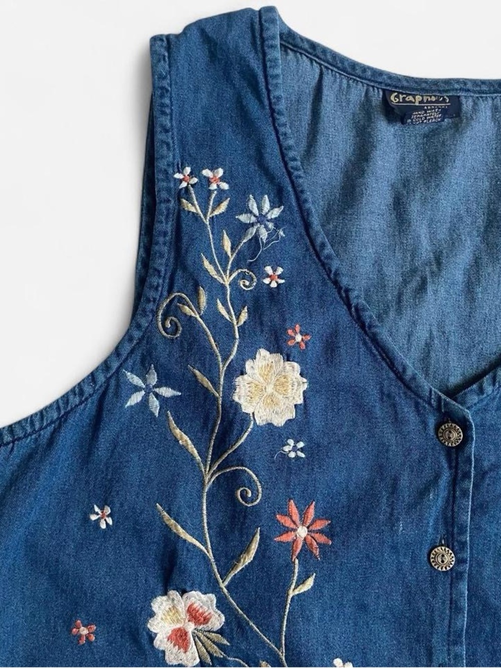 Vintage blue denim embroidered floral vest - Picture 4 of 9
